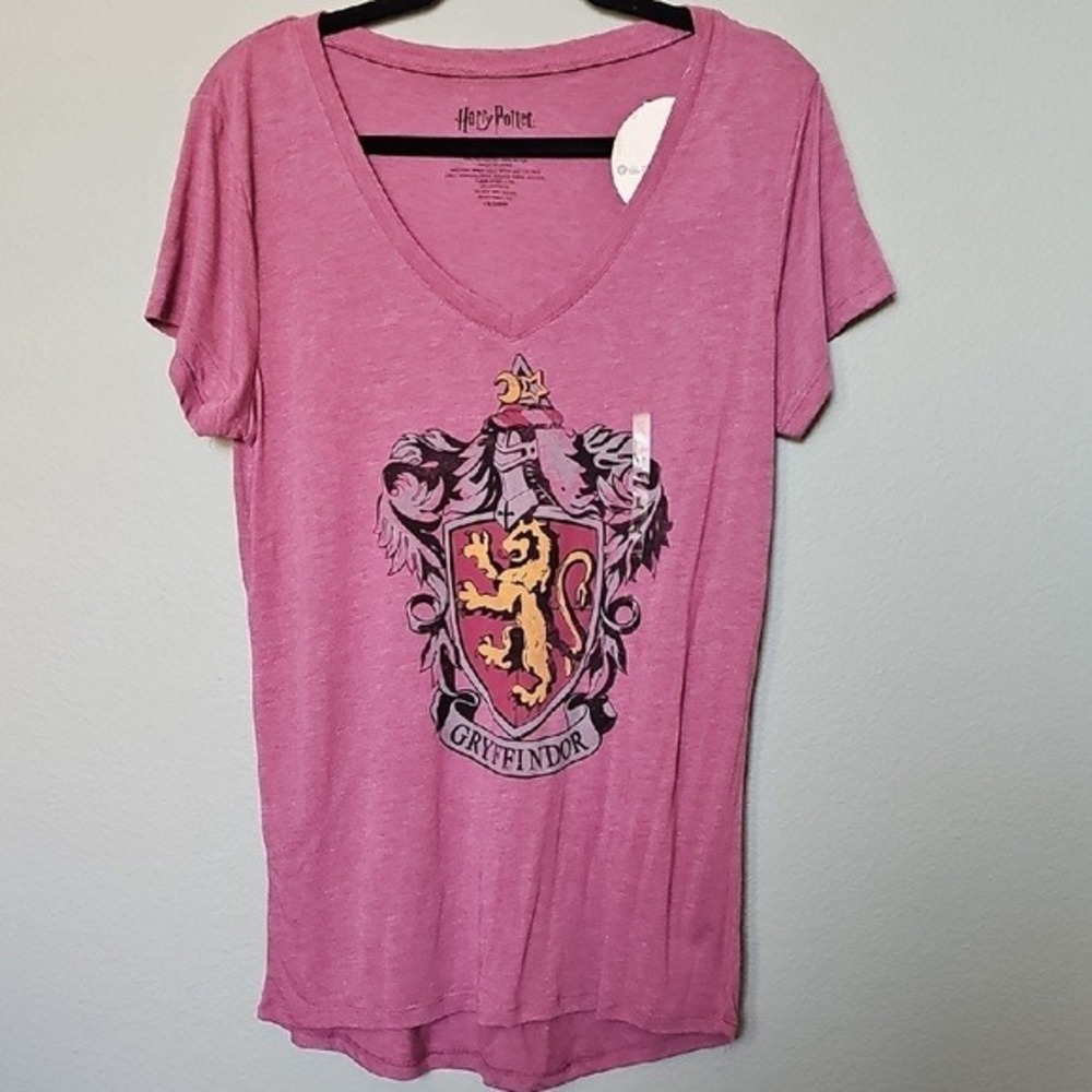 Gryffindor NWT Short Sleeve High Low Fuschia T-Shirt XL